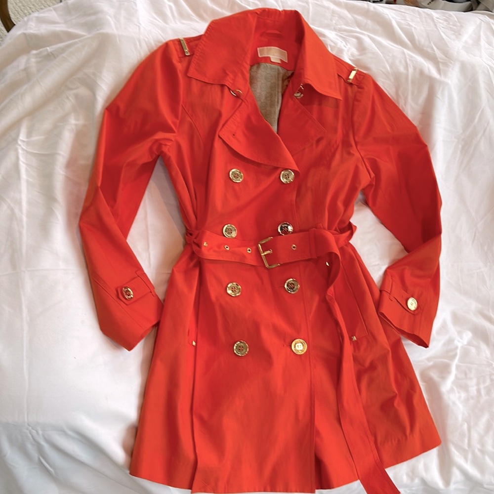 MICHAEL MICHAEL KORS Poppy Trench Coat. Size L. NEW. Never worn.